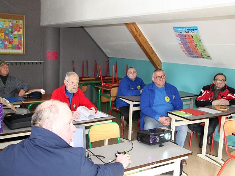 B-EARS vormingsdag in de radioclub van Bastogne 17/12/2017 ON7AJD ON7BE ON3LX ...