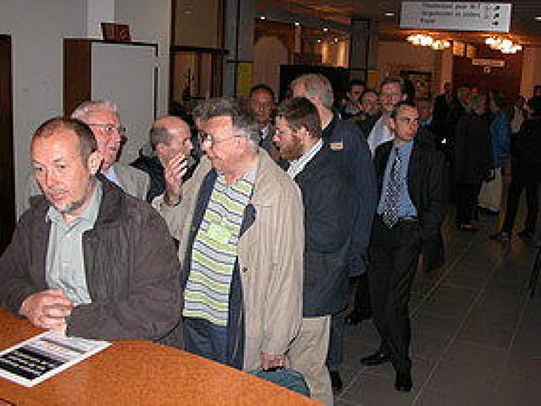 AV-AG 2004 TRA 029