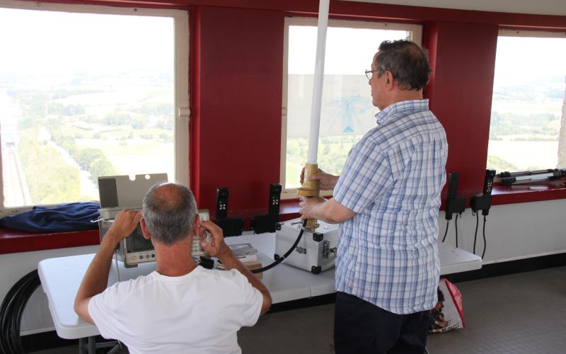 ON4IJ Jean-François ON7PC Pierre PROCOM test d'antenna Ronquières  29 juillet 2022 